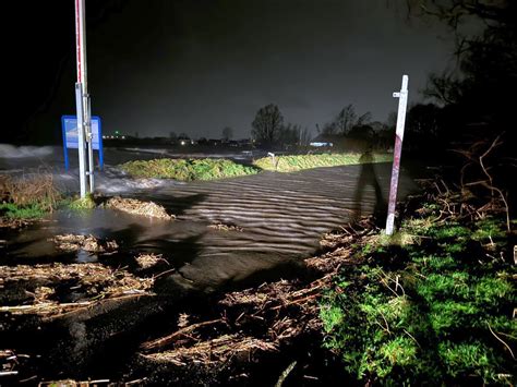 Medemblik Praat Storm Henk Trekt Spoor Van Vernielingen Noord Holland