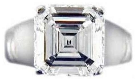 Luccia 2 5 Carat Asscher Cut Cubic Zirconia Trellis Setting Solitaire