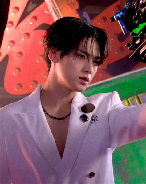 Seventeen Hot Mv Behind The Scenes Photos Scene Photo Seventeen Behind The Scenes