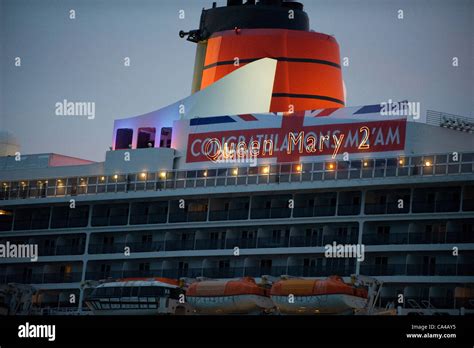 Southampton Uk The Three Cunard Cruise Ships Queen Elizabeth Queen