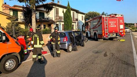 Ancora Un Incidente Sulle Strade Del Forlivese Scontro Tra Auto In Via