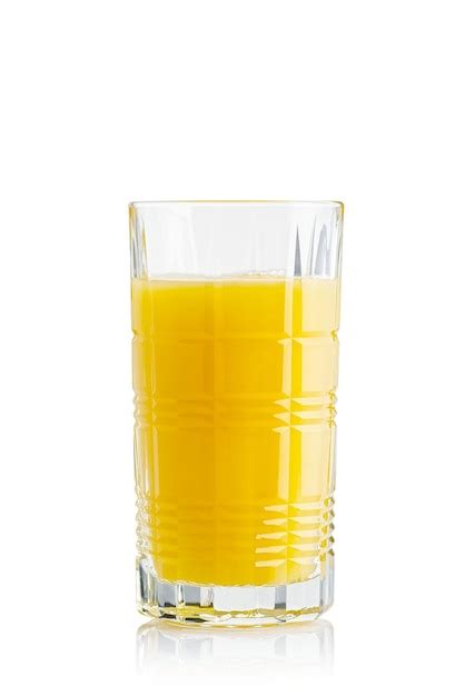 Copo De Suco De Laranja Isolado No Copo Branco De Suco De Laranja