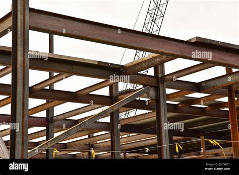 Edificio Comercial De Varias Plantas Con Estructura De Acero En