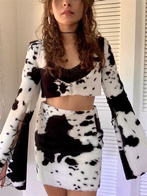 Diy Cow Costume Doja Cat ‘mooo Cow Outfits Outfits Cow Costume