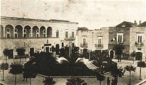 Manfredonia Al Tempo Dellacqua Del Serino In Piazza Del Popolo