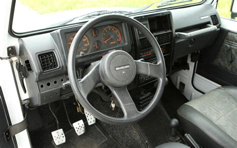 Popa Sin sentido Que agradable 1995 suzuki samurai interior bandeja Enriquecer Envolver