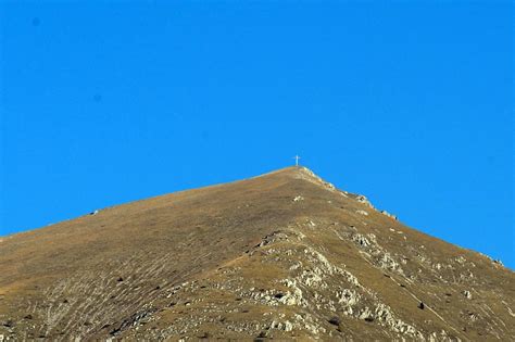 Terremoto Italia Centrale Una Ventina I Feriti E Migliaia Gli Sfollati