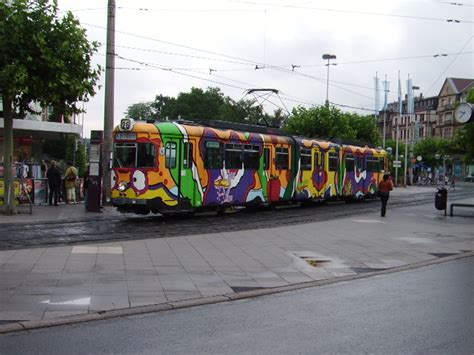 Kunst Straßenbahn in Heidelberg am Bismarckplatz am 02 08 10