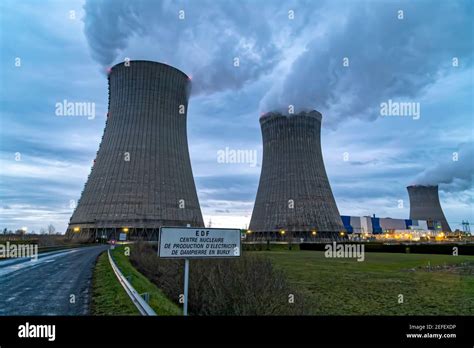 Kernkraftwerk Dampierre Fotos Und Bildmaterial In Hoher Aufl Sung Alamy