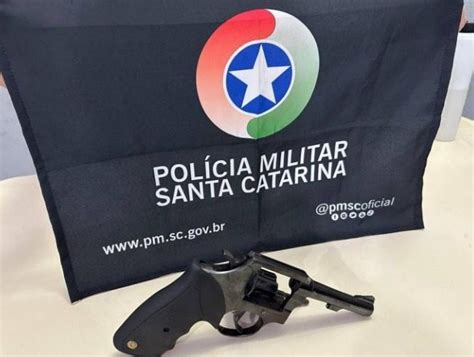 Homem Agride E Amea A Arma De Fogo Amigo De Ex Companheira Di