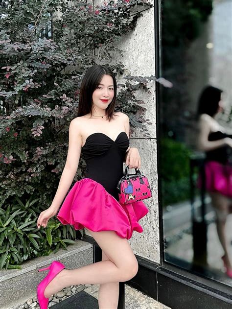 Phong cách thời trang vừa gợi cảm lại hack tuổi của hot girl làng hài Puka f fashion