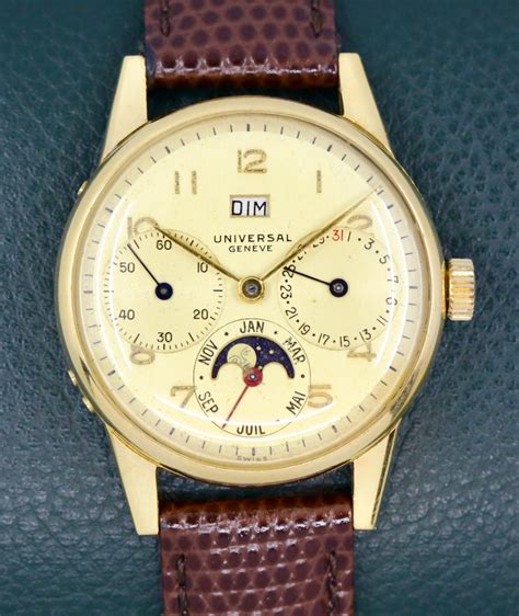 Universal Genève triple calendar moonphase 18ct 0 750 yellow gold Ca