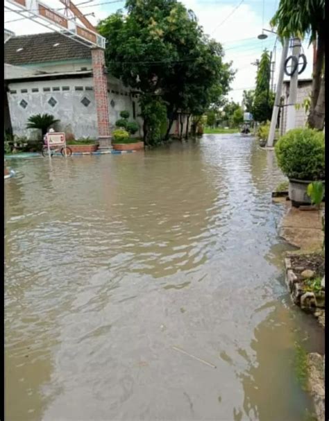 Jelang Coblosan Pemilu Banjir Di Gresik Selatan Mulai Surut