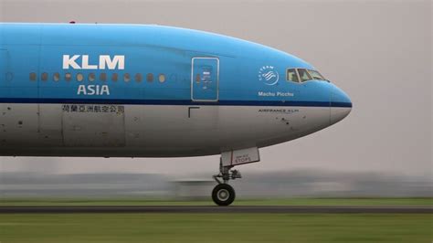 Verstekeling Dood Aangetroffen In Landingsgestel KLM Toestel Op Schiphol