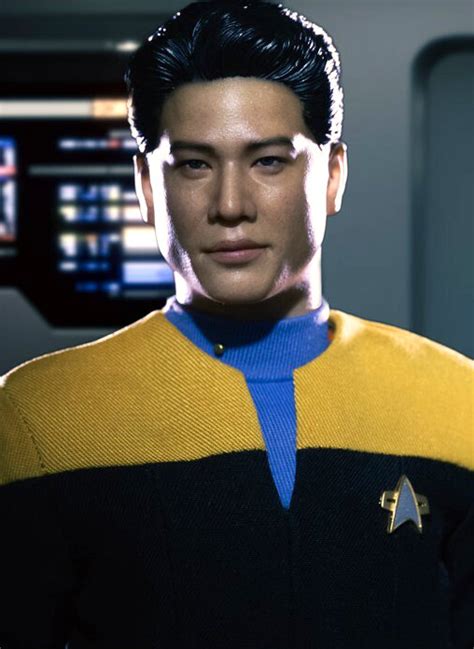 Star Trek Voyager Ensign Harry Kim 1 6 Figur EXO 6 SPACEart