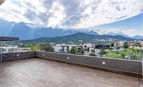 Venta Casa En Fraccionamiento En Cumbres De Santa Clara Sector