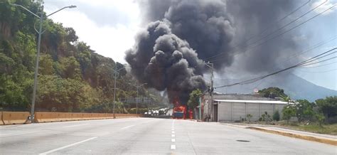 Video Bus De La Ruta Se Incendia En Las Cercan As Del Paso Del