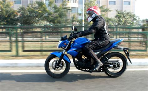 Honda CB Hornet 160R Vs Suzuki Gixxer Vs Yamaha FZ S FI V2 0