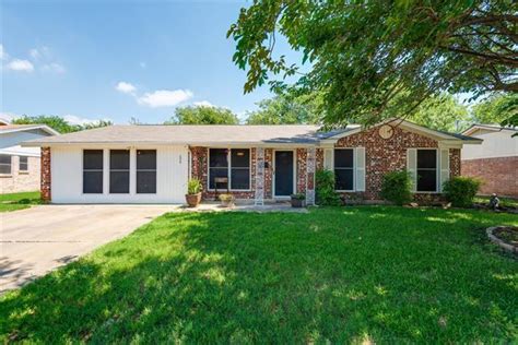 608 Christie Ct Everman Tx 76140 Mls 14373823 Redfin