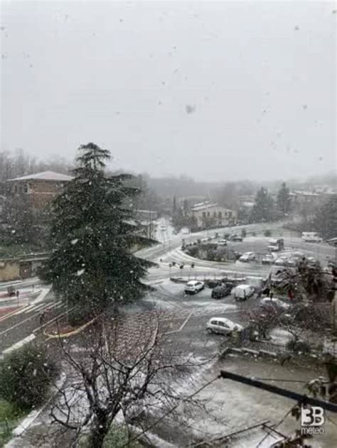 Cronaca Meteo Diretta Maltempo Lazio La Neve Cade In Provincia Di