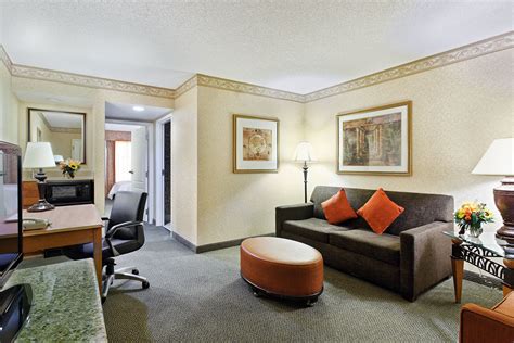 Embassy Suites by Hilton Nashville at Vanderbilt Photo Gallery