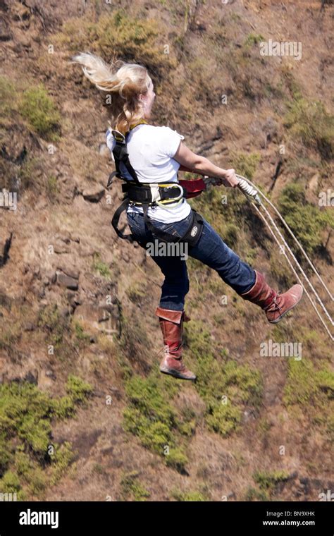 Woman Bungee Jumping Hi Res Stock Photography And Images Alamy