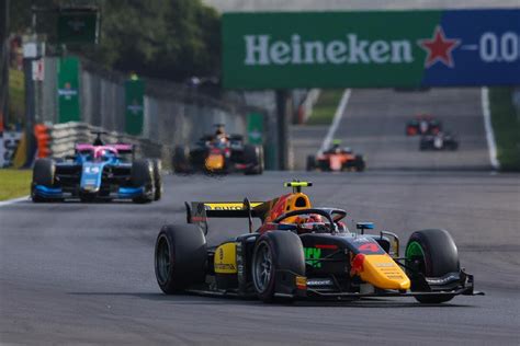 Enzo Fittipaldi busca mais uma vitória na última corrida da F2 em Abu