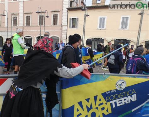 Terni La Corsa Della Befana In Centro Con Tanto Di Concorso Umbriaon