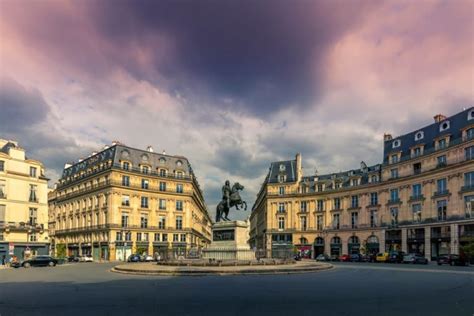 La Petite Histoire De La Place Des Victoires Vivre Paris