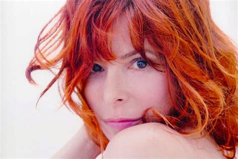 La mise en beauté naturelle de Mylène Farmer