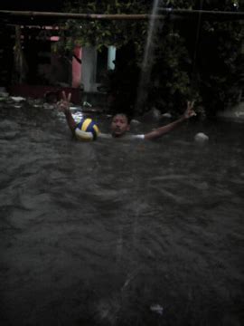 Banjir Seleher Orang Dewasa Di Dukuh Kupang Suara Surabaya