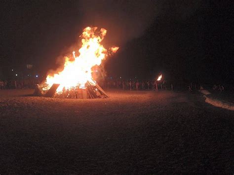 Fal Di San Pietro A Finale Ligure La Grande Festa Sulla Spiaggia Dei