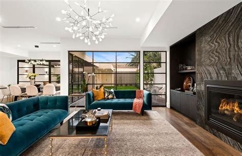 Hollywood Regency is the glamorous interior design trend you need to