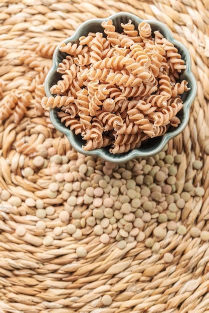 Premium Photo Green Lentil Fusilli Pasta