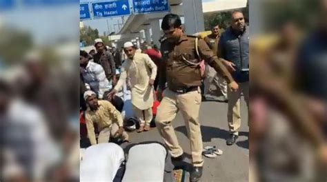 Indian Cop Brutally Beats Muslim Men Offering Friday Prayer On Delhi