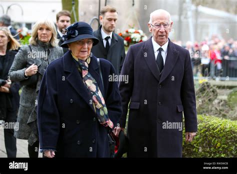 Wife norma ball arriving funeral service hi-res stock photography and ...