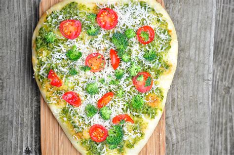 Naan Pesto Pizza The Vegetarian Ginger