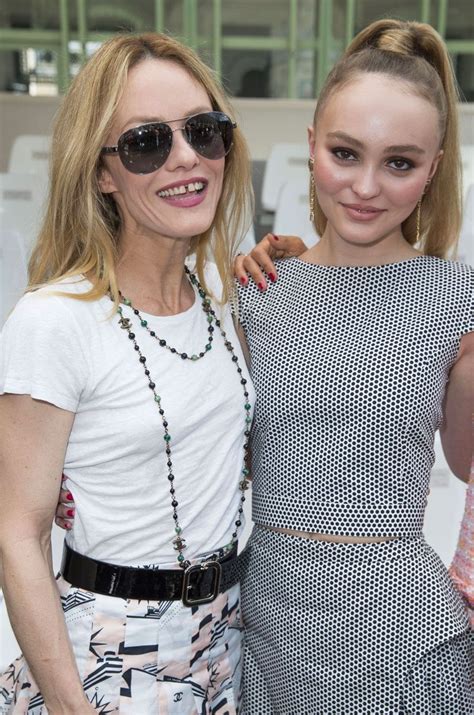 Vanessa Paradis Lily Rose Depp Lily Rose Depp S Mother Vanessa Hot