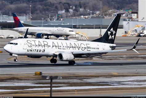 N Boeing United Airlines Sean Brink Jetphotos