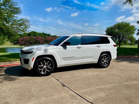 First Look: 2021 Jeep Grand Cherokee L Overland