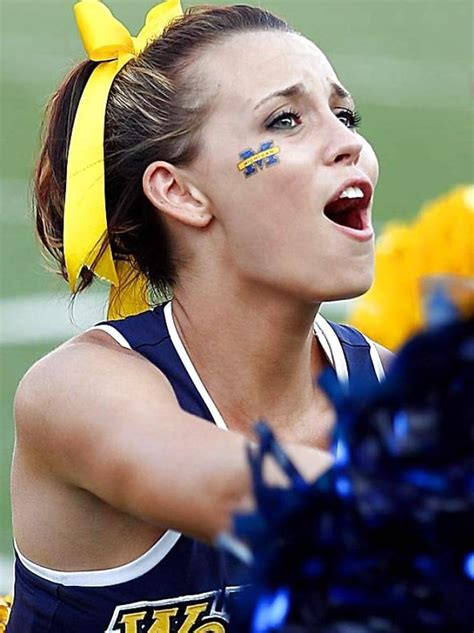 Michigan : cheerleaders