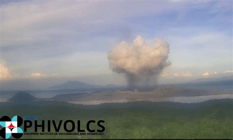 Minor Taal Volcano Phreatomagmatic Eruption Nangyayari Nananatili