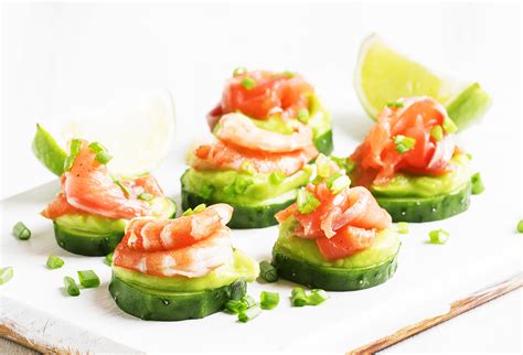 Bouchées de concombre à l avocat crevettes et saumon