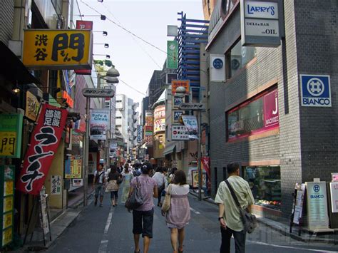 渋谷駅前ハチ公口・西口｜街並み町並み写真集【街画コム】