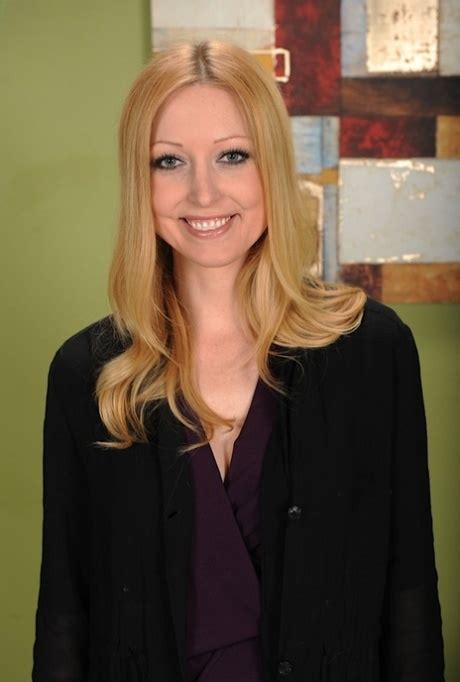 Thin Mature Woman Elle Kenelle Decides Time Is Right For Nude Modeling Debut CoedCherry