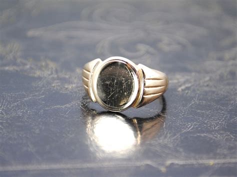 Vintage 9ct Gold Signet Ring - Etsy