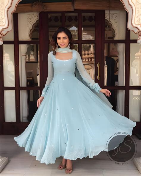Long gown design – Artofit