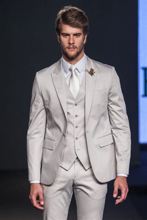 Terno Do Noivo Como Escolher A Cor Ideal Grey Suit Men Light Grey Suits Wedding Dress Men