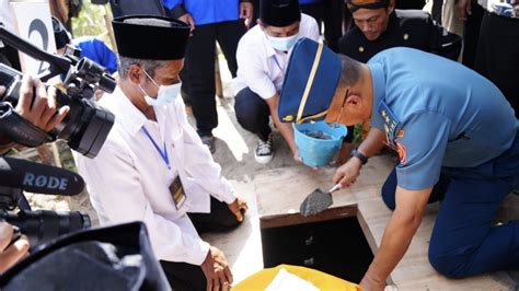 Foto Panglima TNI Bangun Pondok Pesantren Pancasila Di Petilasan Bung Karno