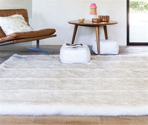 Ligne Pure Tapis Fausse Fourrure